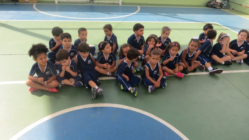 instituto-de-educacao-canaa-visita-galinha-pintatinha-